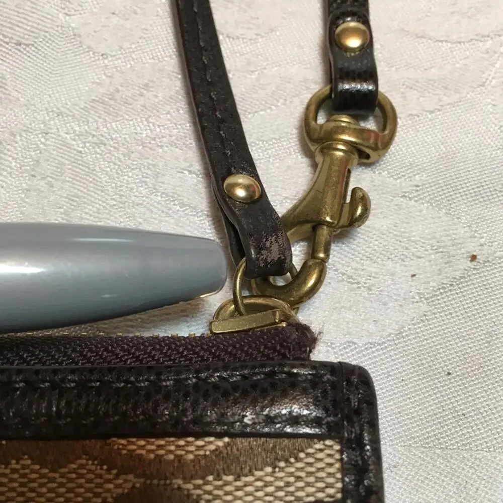 Vintage Coach wristlet wallet tan brown